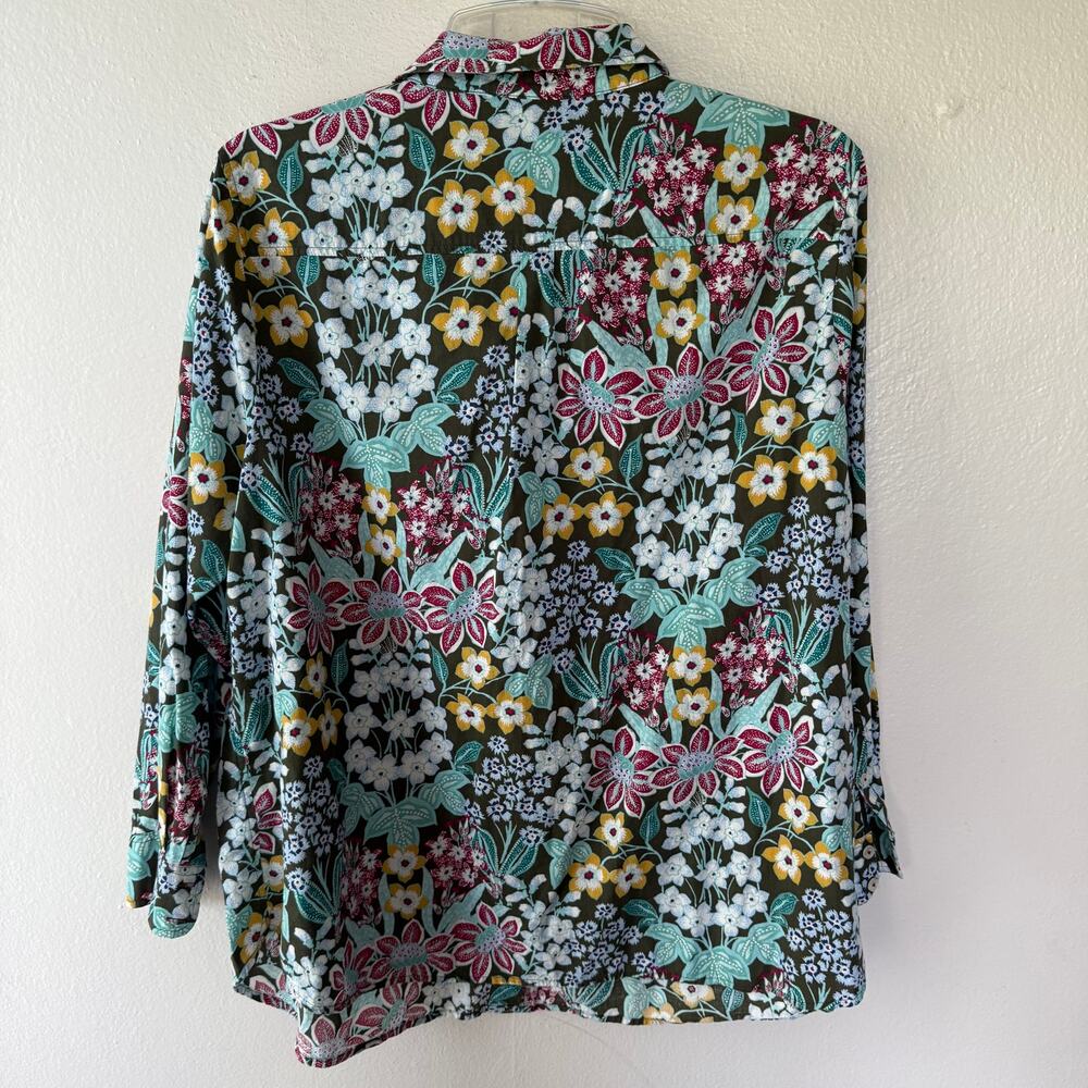 Talbots button-up blouse features a vibrant, multicolor floral pattern Size 2X - Picture 6 of 9